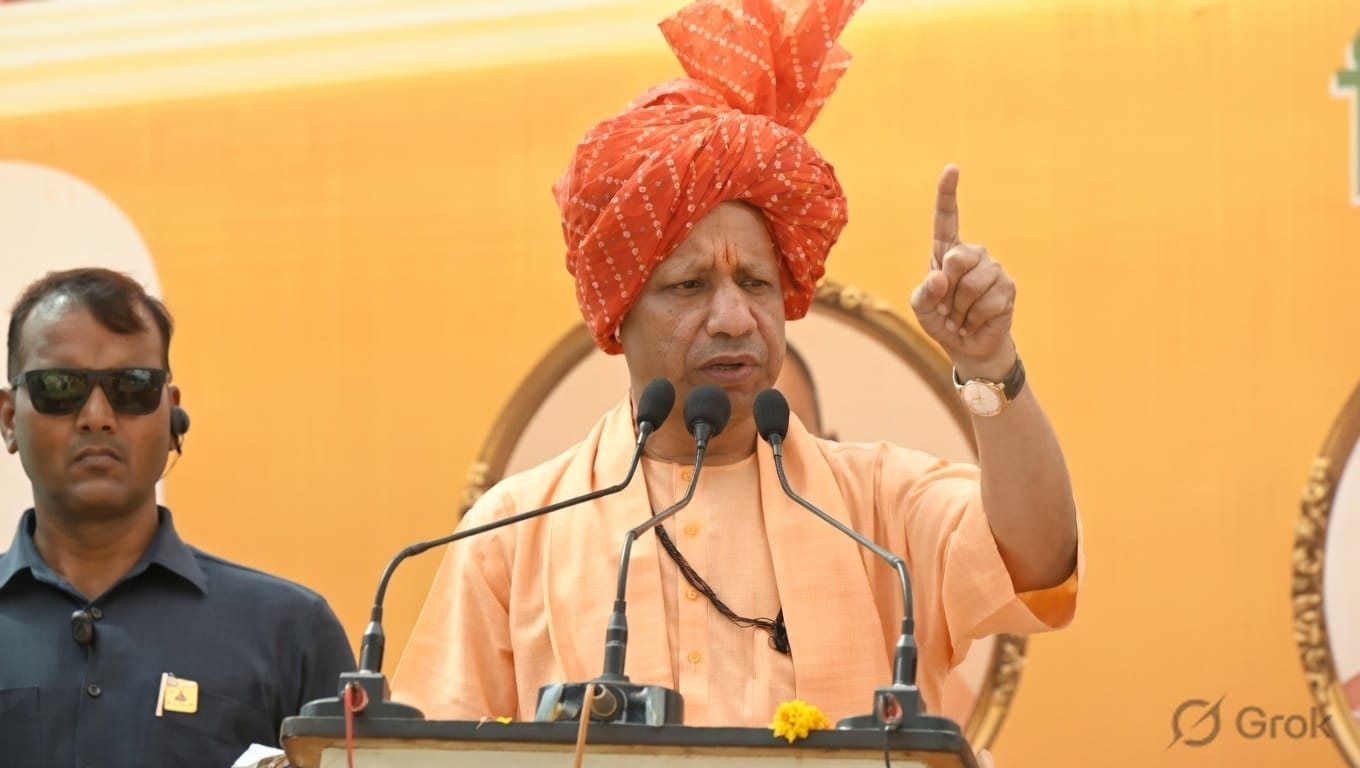 गांव सौंगल में आयोजित धार्मिक कार्यक्रम में बोलते उत्तर प्रदेश के मुख्यमंत्री योगी आदित्यनाथ