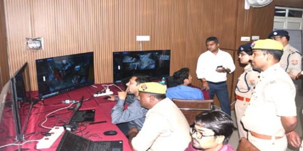 प्रयागराज के 43 परीक्षा केन्द्रों पर 53 हजार से अधिक अभ्यर्थियों की दो सत्रों में पुलिस भर्ती परीक्षा