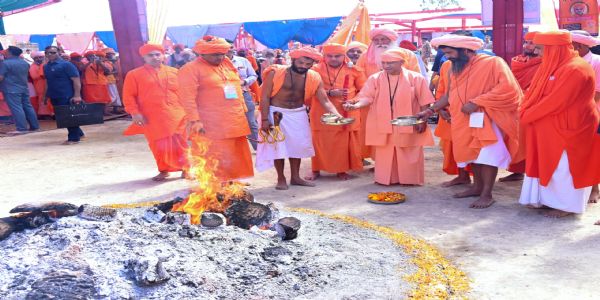 जो मुकाबला नहीं कर पाए, वे फैला रहे देश में अराजकता : योगी आदित्यनाथ