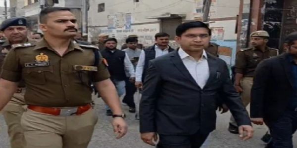 इलाहाबाद हाईकोर्ट ने लगाई संभल के डीएम और एसपी को फटकार