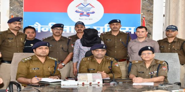 पुलिस ने करा 13 लाख रुपए के जेवरात चोरी का किया खुलासा