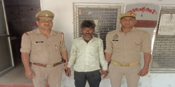 पुलिस पर पथराव करने वाला एक आरोपित गिरफ्तार