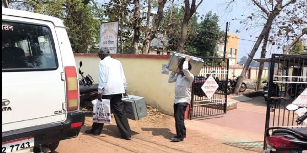 धमतरी जिले में 144 मुख्य परीक्षा केंद्रों को वितरित की गई परीक्षा की गोपनीय सामग्री