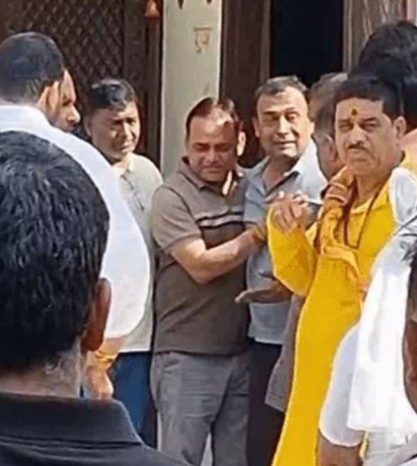 रोते बिलखते परिजन