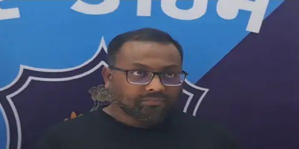 ट्रेडिंग फ्रॉड रैकेट के मुख्य आरोपी अल्पेश वघासिया गिरफ्तार ट्रेडिंग फ्रॉड रैकेट के मुख्य आरोपी अल्पेश वघासिया गिरफ्तार