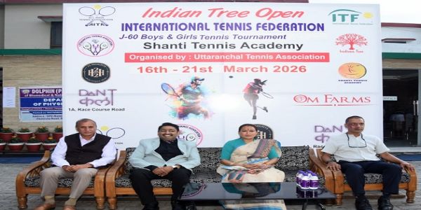 उत्तरांचल टेनिस एसोसिएशन की ओर से आयोजित इस प्रतियोगिता में खेल मंत्री रेखा आर्या सहित अन्य अतिथि।