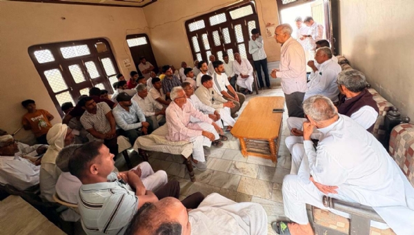 कार्यक्रम को संबोधित करते पूर्व मंत्री संपत सिंह।