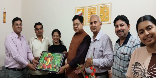 गहोई वैश्य सभा ने यूपीएससी में 240 रैंक आने पर गरिमा सिंह को किया सम्मानित