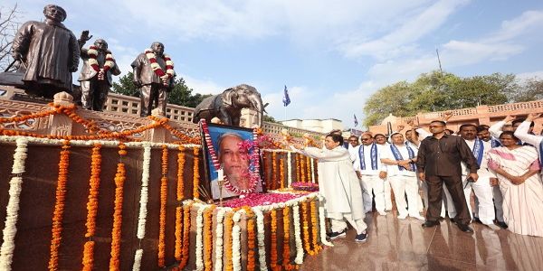 मायावती ने जयंती पर कांशीराम को किया याद, सपा के पीडीए को बताया छलावा
