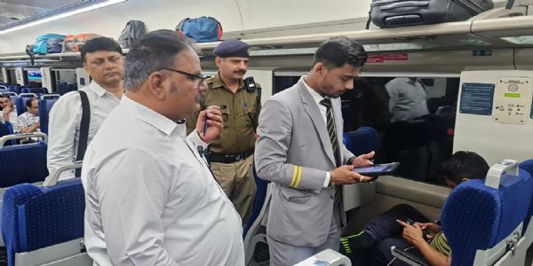 औचक टिकट जांच में 469 मामलों से 1.86 लाख की वसूली