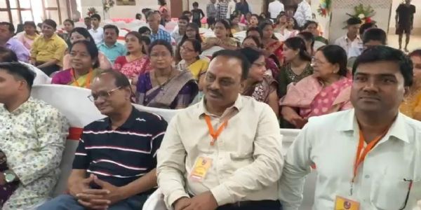 केसरवानी वैश्य सभा का मिलन समारोह संपन्न, नृत्य-संगीत से सजा कार्यक्रम