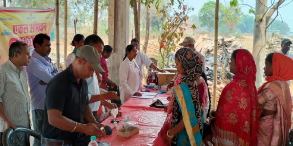 निशुल्क चिकित्सा शिविर में 100 से अधिक मरीजों की हुई जांच