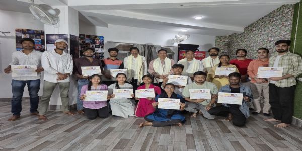 एक्टिंग वर्कशॉप में प्रतिभागियों ने सीखी अभिनय की बारीकी