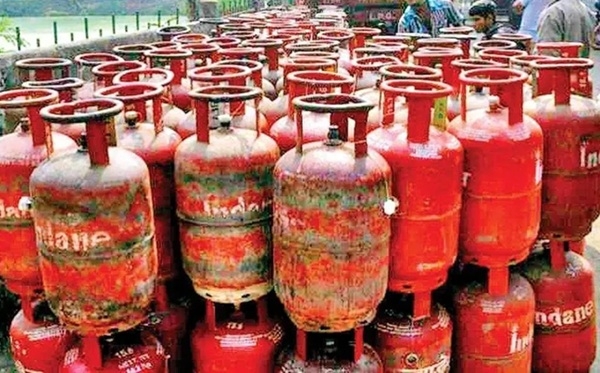 एलपीजी गैस सिलेंडर (फाइल फोटो)