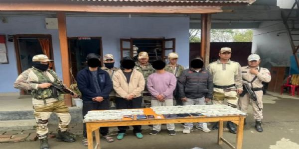 मणिपुरः जेएनआईएमएस के कॉन्ट्रैक्ट स्टाफ़ नर्सों से उगाही में शामिल गिरफ्तार चार आरोपित मणिपुरः जेएनआईएमएस के कॉन्ट्रैक्ट स्टाफ़ नर्सों से उगाही में शामिल गिरफ्तार चार आरोपित