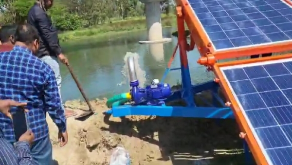 सोलर पम्प का छाया चित्र सोलर पम्प का छाया चित्र