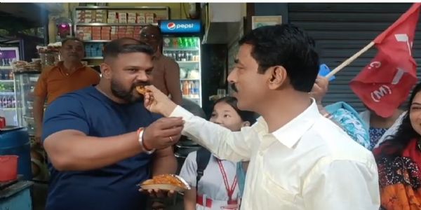 वाम मोर्चा का बड़ा दांव, पुराने चेहरों पर भरोसा कर चुनावी मैदान में उतरी