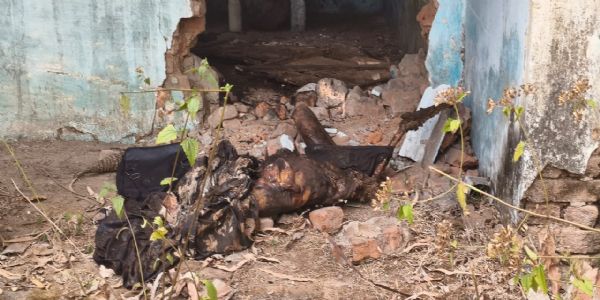 अनूपपुर: खेत में बने खंडहर मकान में युवती का सड़ा-गला शव मिला, खेत मालिक ने देखा