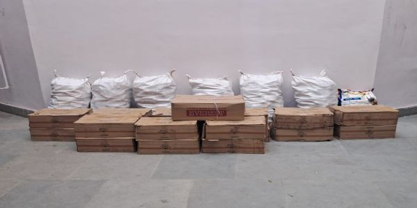 ट्रक से 2212 बोतल अवैध अंग्रेजी शराब बरामद, पुलिस की संयुक्त कार्रवाई