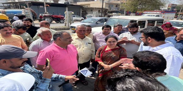 फरीदाबाद : गौंछी ड्रेन में केमिकल युक्त पानी डालने वाली कंपनियों पर होगी कार्रवाई : प्रवीन जोशी