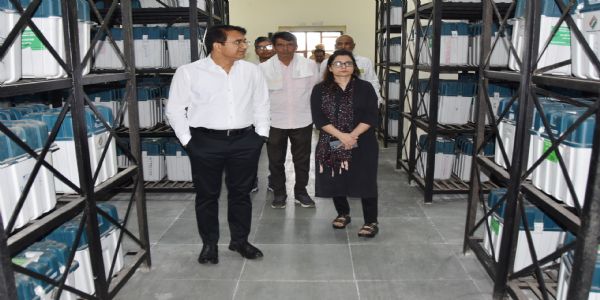 पलवल : उपायुक्त डा. हरीश कुमार वशिष्ठ ने किया ईवीएम-वीवीपैट वेयरहाउस का त्रैमासिक निरीक्षण