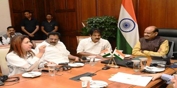 सर्वदलीय बैठक में आठ सांसदों के निलंबन को वापस लेने पर सहमति, मंगलवार को प्रश्नकाल के बाद मामला उठाया जाएगा