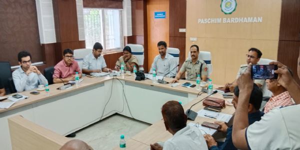 डीएम ने चुनाव के तारीखों की घोषणा के बाद सर्वदलीय बैठक की