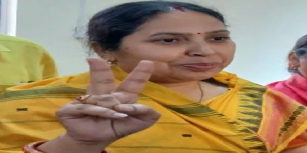 जुगसलाई नगर परिषद की उपाध्यक्ष बनीं अर्चना दुबे