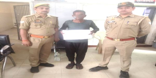 ट्रेन में चोरी करने वाला शातिर गिरफ्तार, एक लाख का लैपटॉप बरामद