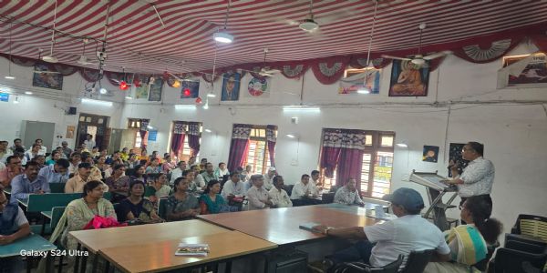 पहले दिन 10 वीं -12 वीं की 1387 कापियां जांची, मूल्यांकन शुरू