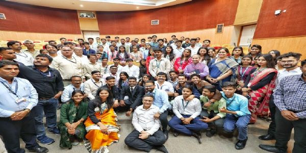 देश के भविष्य के निर्माण में महत्वपूर्ण भूमिका निभा सकते हैं भारत के युवा : ज्योतिरादित्य सिंधिया