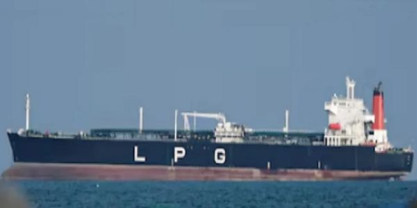 होर्मुज से एलपीजी लेकर गुजरात के मुंद्रा पोर्ट पहुंचा भारतीय जहाज शिवालिक