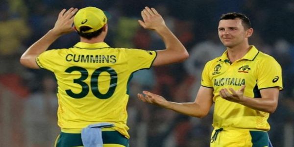 पेट कमिंस और जोश हेजलवुड