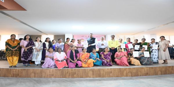 ठाणे में सरस सेल प्रदर्शनी में गांव की नारियों ने रिकॉर्ड बिक्री की