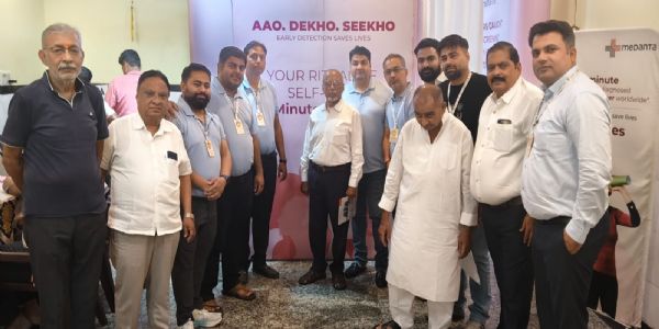 मेदांता हॉस्पिटल की देखरेख में लगे निःशुल्क स्वास्थ्य शिविर में सैकड़ाें लाेगाें ने उठाया चिकित्सीय लाभ