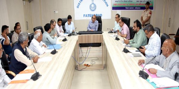 फतेहाबाद : भाखड़ा विस्थापित गांवों की हो पैमाइश, कब्जाधारकों के खिलाफ की जाए सख्त कार्रवाई : डीसी