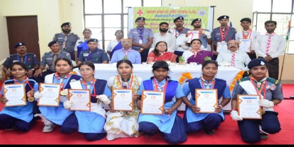 रोवर्स और रेंजर्स के प्रशिक्षण से नेतृत्व की क्षमता का हाेता है विकास : प्रो. अनुभूति दुबे