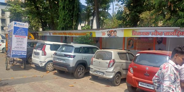 ठाणे ईस्ट में पार्क में अवैध वाहन पार्किंग से बुजुर्ग असुरक्षित -डॉ प्रशांत