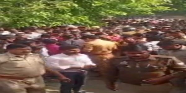 संदिग्ध हालात में हिस्ट्रीशीटर का शव पेड़ से लटका मिला