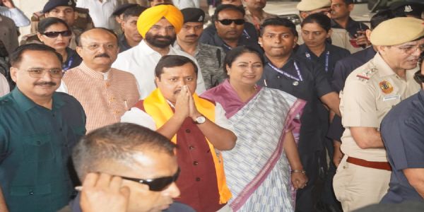 दिल्ली पहुंचने पर नितिन नवीन का भाजपा नेताओं और कार्यकर्ताओं ने किया स्वागत