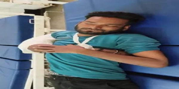 जांजगीर-चांपा में सड़क हादसा: बाइक फिसलने से महिला की मौत, ग्रामीणों ने किया चक्का जाम