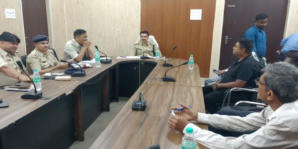 एडीपीसी डीसी ट्रैफिक सतीश ने ट्रैक्टर चालकों के साथ की बैठक