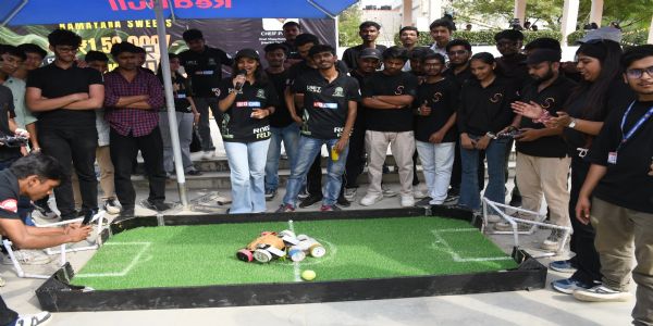 रोबो रम्बल 3.0 का तीसरा दिन: फाइनल मुकाबलों संग सांस्कृतिक कार्यक्रमों में दिखा उत्साह