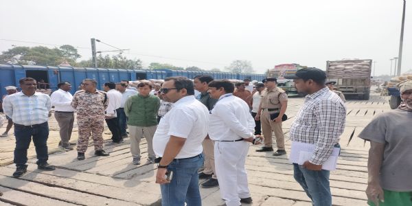 कटिहार मंडल रेल प्रबंधक ने स्टेशनों का निरीक्षण कर दिया यात्री सुविधाओं पर जोर