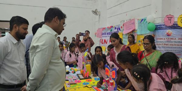 (संशोधित) रामगढ़ में जिला स्तरीय एफएलएन प्रदर्शनी मेला,मनुवा मांडू विद्यालय प्रथम स्थान पर