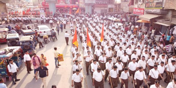 बलिया में आरएसएस के पथ संचलन में दिखी हिन्दू एकता की झलक