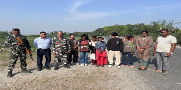 भारत-नेपाल सीमा पर एसएसबी की बड़ी कार्रवाई, 5 लोगों को मानव तस्करी से बचाया, 3.5 लाख नेपाली मुद्रा बरामद