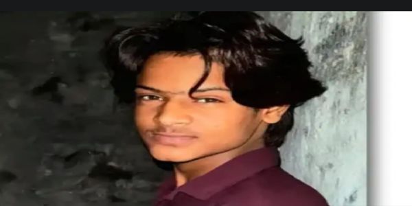 पेड़ से फंदे के सहारे लटका मिला नाबालिग युवक का शव