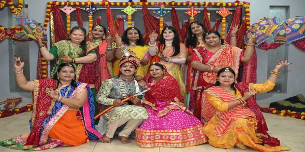 बसंत मेले में महिलाओं ने की जमकर खरीदारी, गणगौर सिंधारा का आयोजन