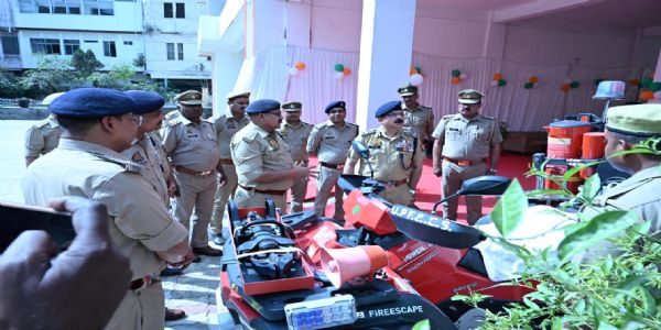 अग्निशमन सेवा में तत्परता और समर्पण की हाेती है आवश्यकता : महानिदेशक